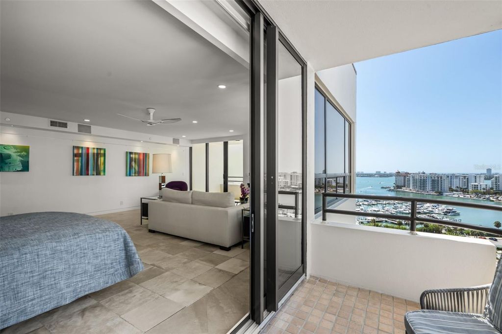 Image 24 of property listing at 1255 N GULFSTREAM AVENUE 1501, Sarasota, FL 34236