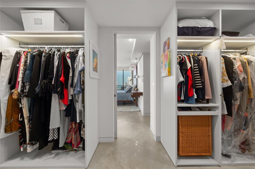 Image 27 of property listing at 1255 N GULFSTREAM AVENUE 1501, Sarasota, FL 34236