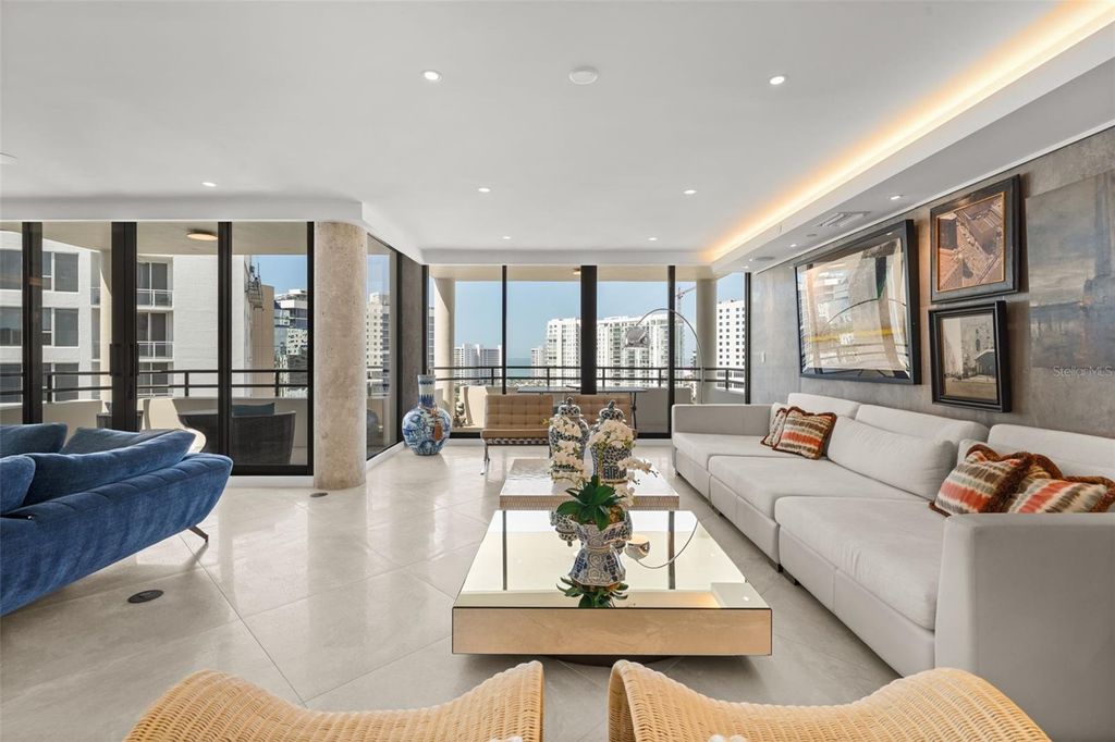 Image 5 of property listing at 1255 N GULFSTREAM AVENUE 1501, Sarasota, FL 34236