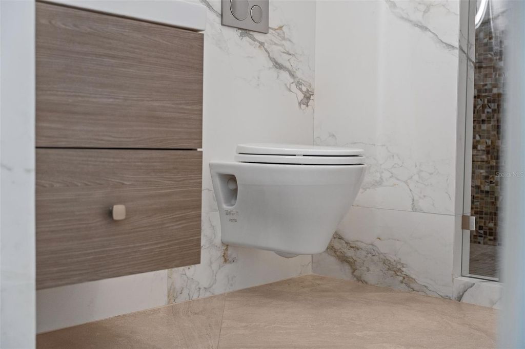 Image 42 of property listing at 1255 N GULFSTREAM AVENUE 1501, Sarasota, FL 34236