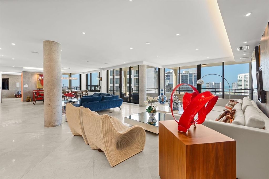 Image 7 of property listing at 1255 N GULFSTREAM AVENUE 1501, Sarasota, FL 34236