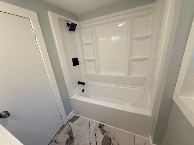 33 Johnson St, Westport, MA 02790