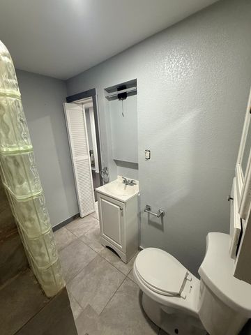 33 Johnson St, Westport, MA 02790