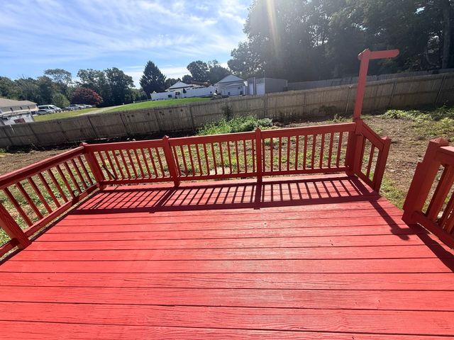 33 Johnson St, Westport, MA 02790