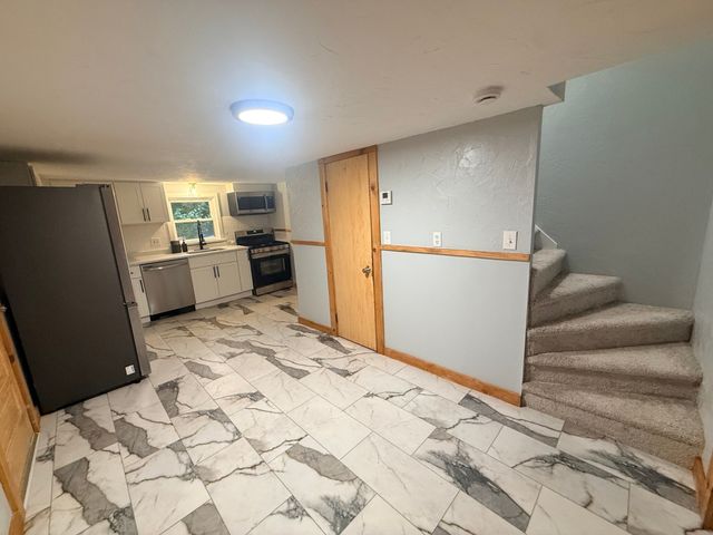 33 Johnson St, Westport, MA 02790