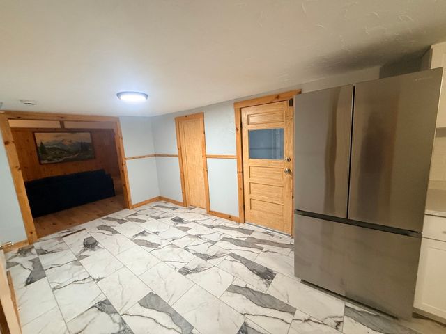 33 Johnson St, Westport, MA 02790