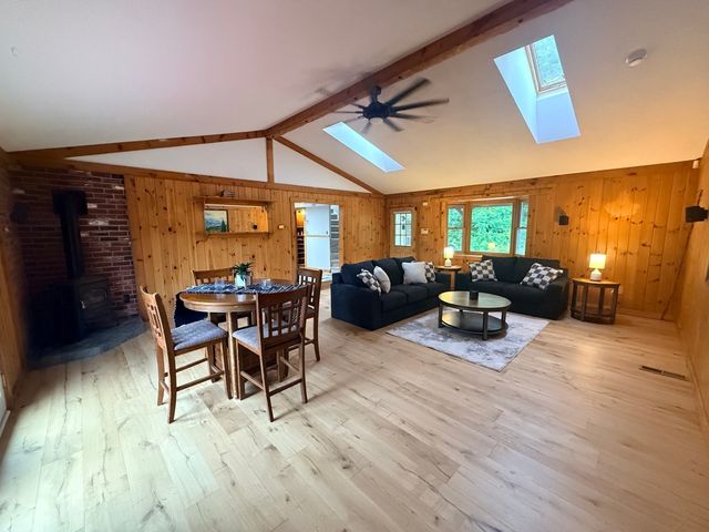 33 Johnson St, Westport, MA 02790