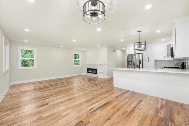 1605 W Richton Road, Crete, IL 60417