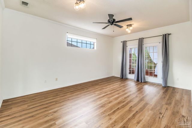 3031 Oak Pointe Dr, Pensacola, FL 32505