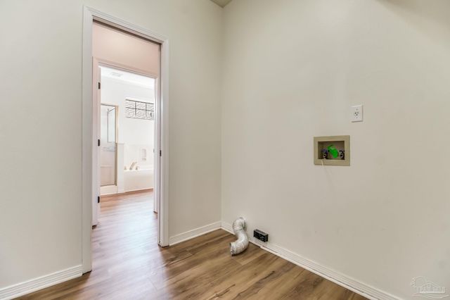 3031 Oak Pointe Dr, Pensacola, FL 32505