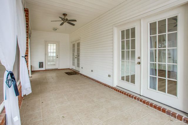 3031 Oak Pointe Dr, Pensacola, FL 32505