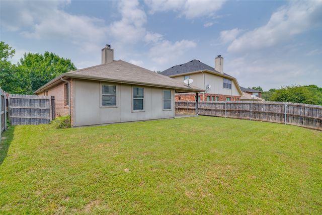 2050 Lake Trail Drive, Heartland, TX 75126
