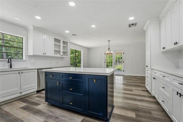 454 White Oak Drive, Lake Charles, LA 70611