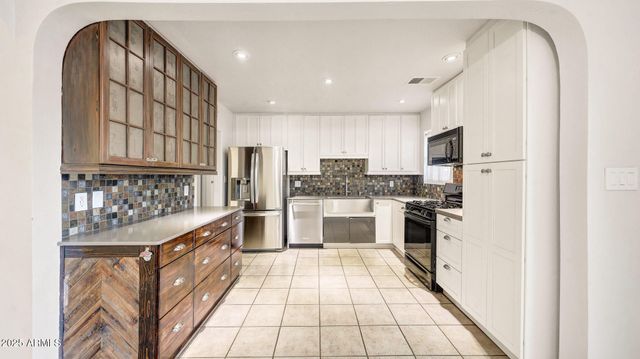 6121 N 17TH Avenue, Phoenix, AZ 85015