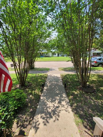 716 Sycamore, Mineola, TX 75773