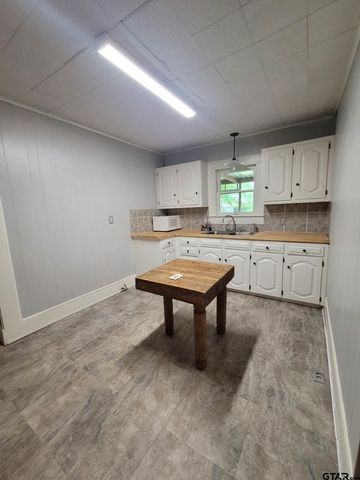 716 Sycamore, Mineola, TX 75773