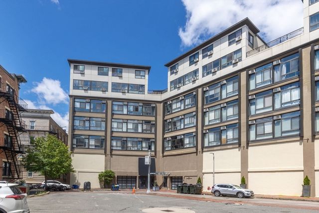 12 Stoneholm St 313, Boston, MA 02115