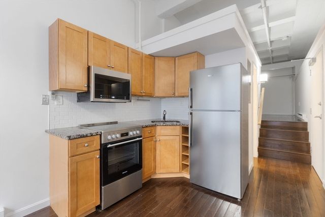 12 Stoneholm St 313, Boston, MA 02115
