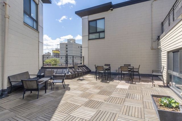 12 Stoneholm St 313, Boston, MA 02115