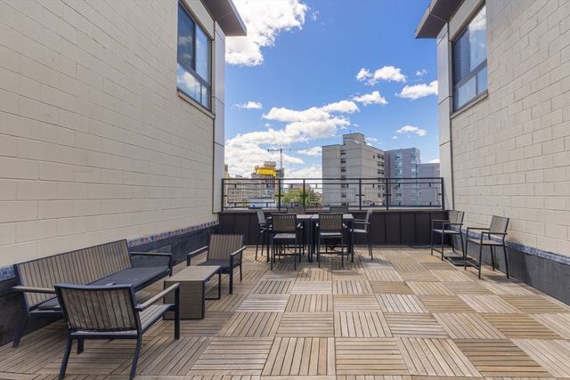 12 Stoneholm St 313, Boston, MA 02115