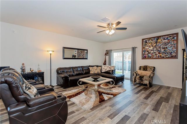 5659 W Avenue J15, Lancaster, CA 93536