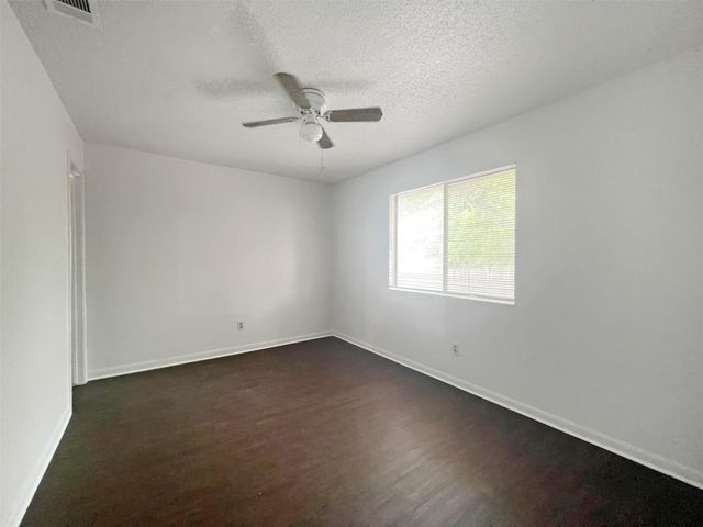 2010 Alex Ave B, Austin, TX 78728