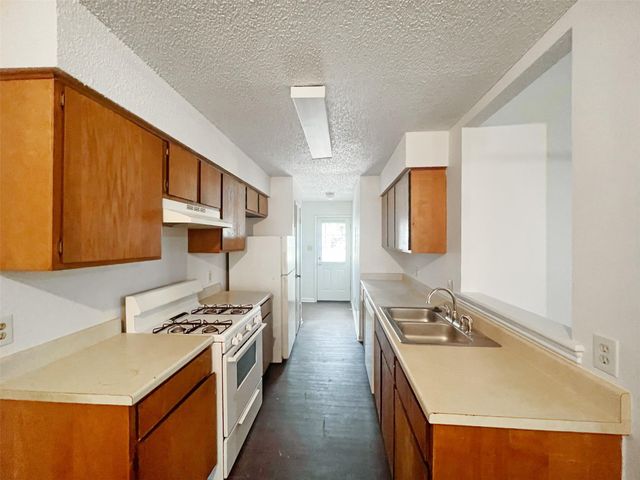 2010 Alex Ave B, Austin, TX 78728