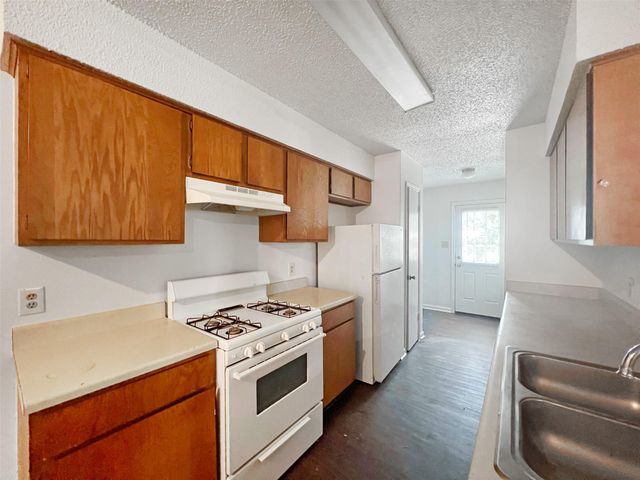 2010 Alex Ave B, Austin, TX 78728