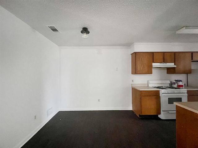 2010 Alex Ave B, Austin, TX 78728