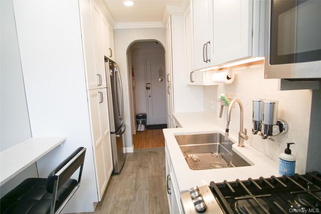 3321 Bruckner Boulevard 5J, Bronx, NY 10461