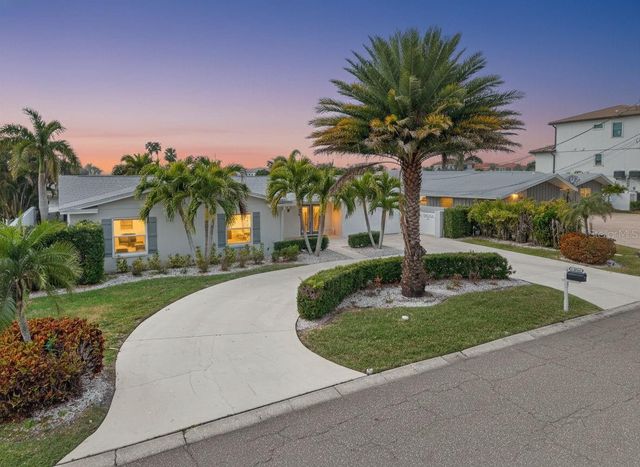 136 WINDWARD ISLAND, Clearwater Beach, FL 33767