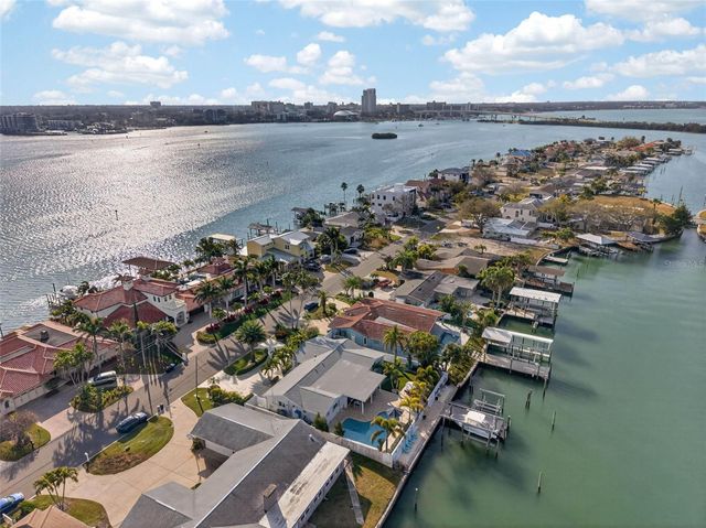 136 WINDWARD ISLAND, Clearwater Beach, FL 33767