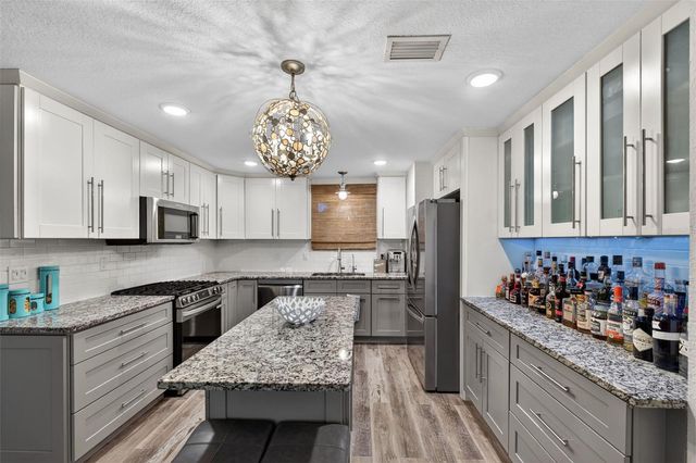 136 WINDWARD ISLAND, Clearwater Beach, FL 33767