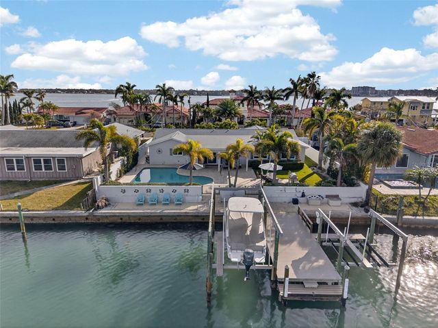 136 WINDWARD ISLAND, Clearwater Beach, FL 33767