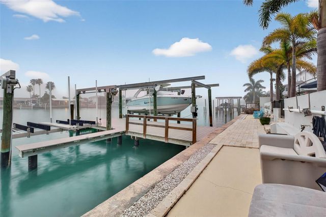 136 WINDWARD ISLAND, Clearwater Beach, FL 33767