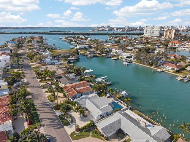 136 WINDWARD ISLAND, Clearwater Beach, FL 33767
