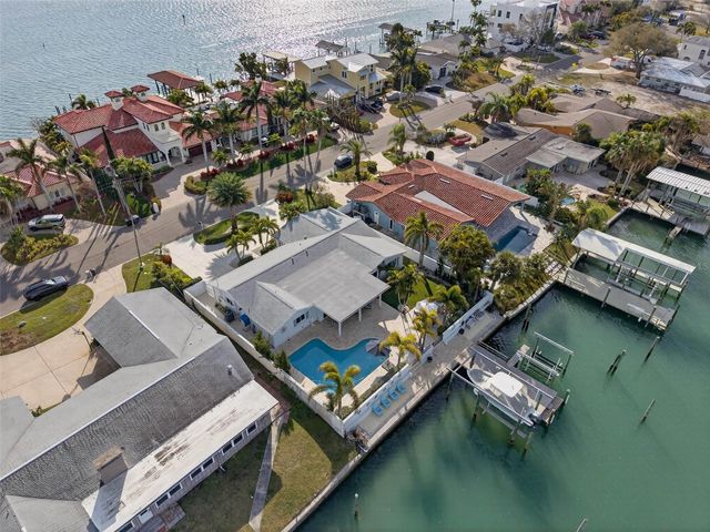 136 WINDWARD ISLAND, Clearwater Beach, FL 33767