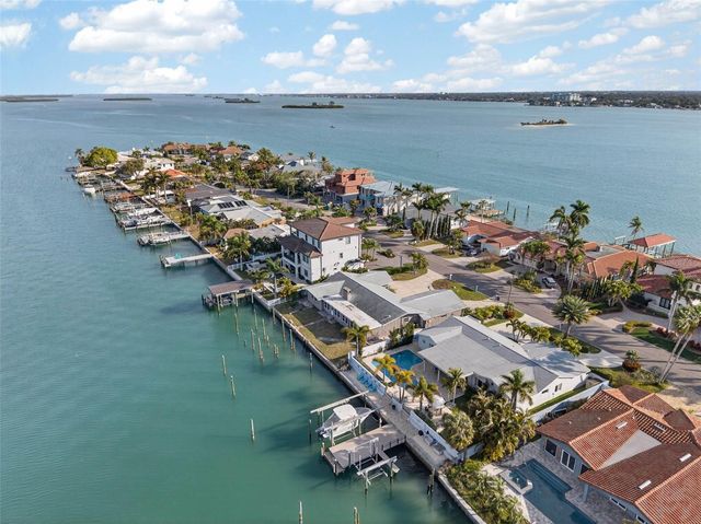 136 WINDWARD ISLAND, Clearwater Beach, FL 33767