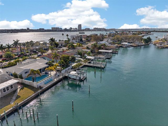 136 WINDWARD ISLAND, Clearwater Beach, FL 33767