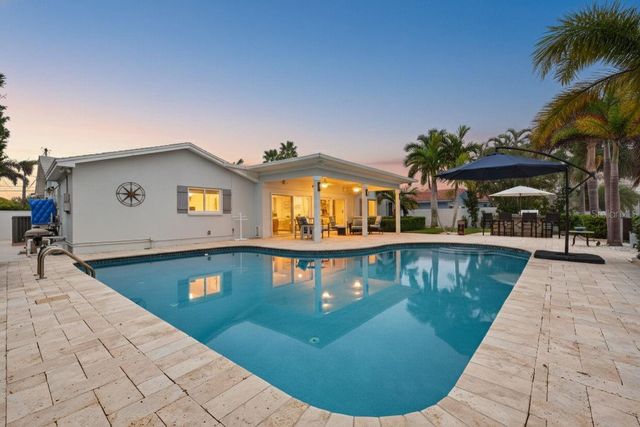 136 WINDWARD ISLAND, Clearwater Beach, FL 33767