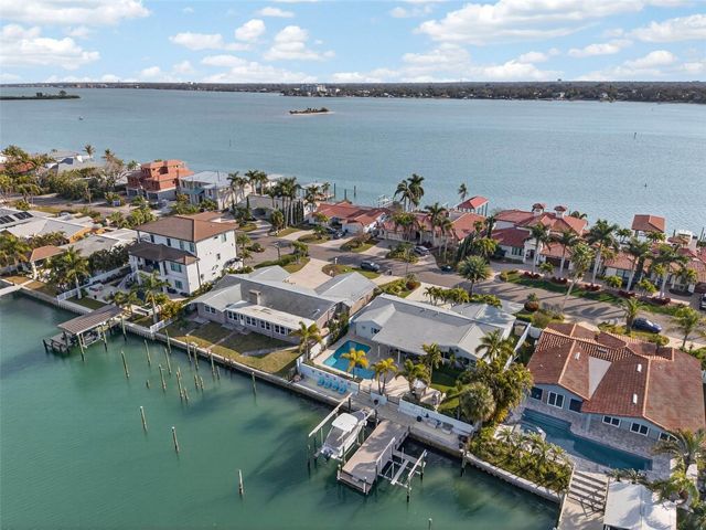 136 WINDWARD ISLAND, Clearwater Beach, FL 33767
