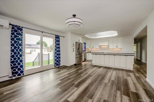 920 9th Street, West Babylon, NY 11704