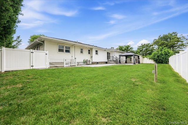 920 9th Street, West Babylon, NY 11704