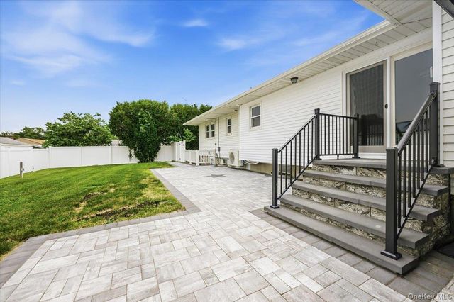 920 9th Street, West Babylon, NY 11704