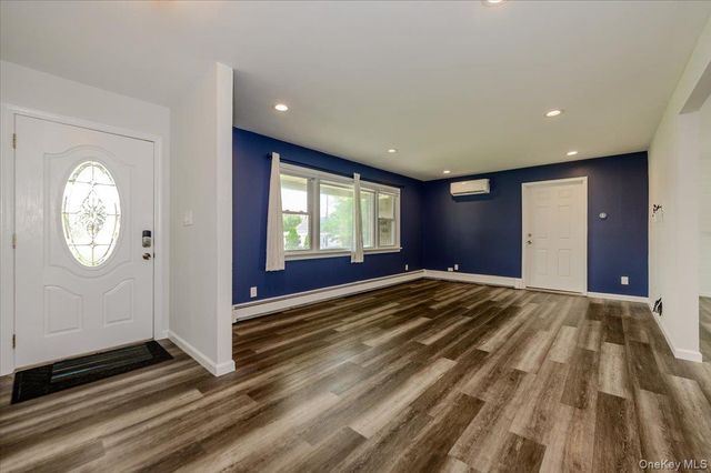 920 9th Street, West Babylon, NY 11704