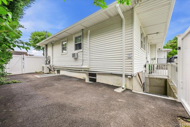 920 9th Street, West Babylon, NY 11704