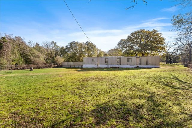 2205 Mallard Drive, Caldwell, TX 77836