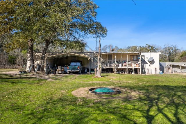 2205 Mallard Drive, Caldwell, TX 77836