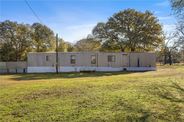 2205 Mallard Drive, Caldwell, TX 77836