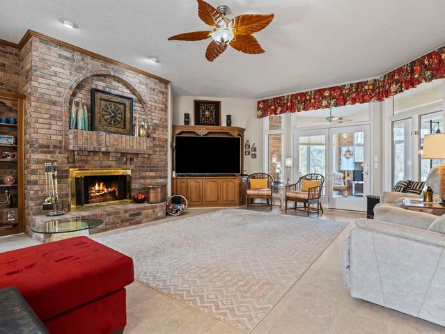 2 Alcazaba Lane, Hot Springs Village, AR 71909